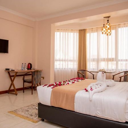Villa Grazia Luxury Hotel ไนวาชา ภายนอก รูปภาพ