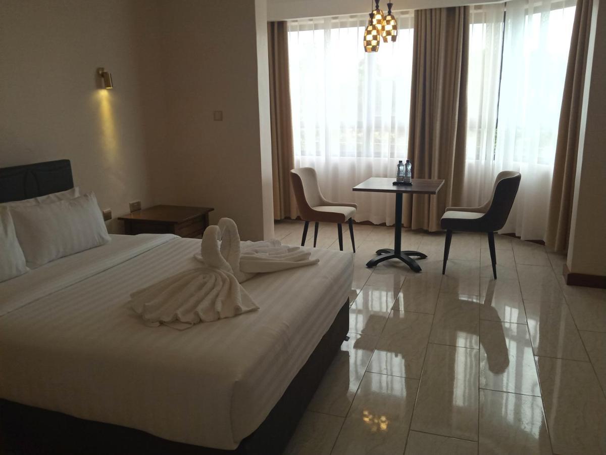 Villa Grazia Luxury Hotel ไนวาชา ภายนอก รูปภาพ