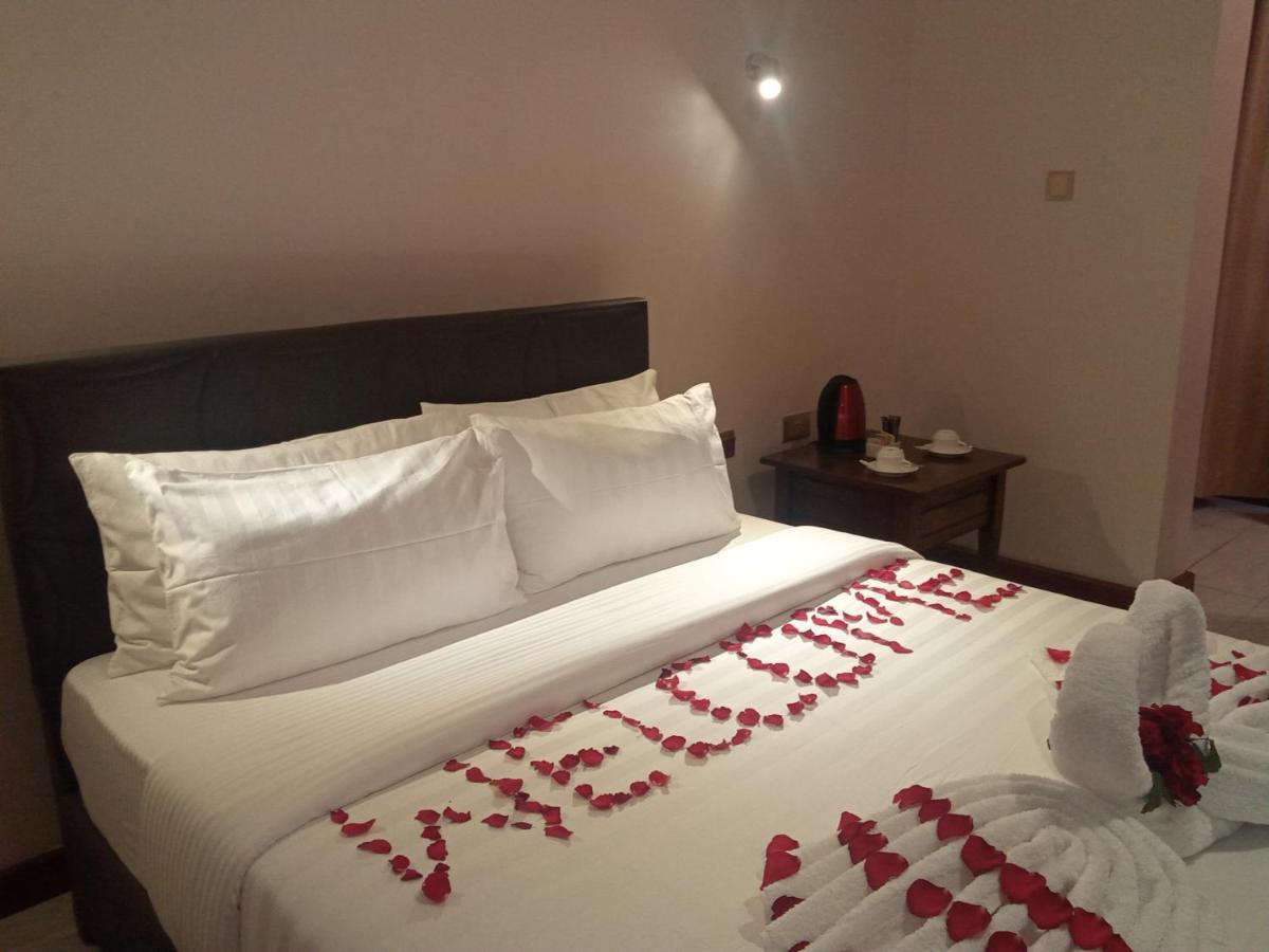 Villa Grazia Luxury Hotel ไนวาชา ภายนอก รูปภาพ