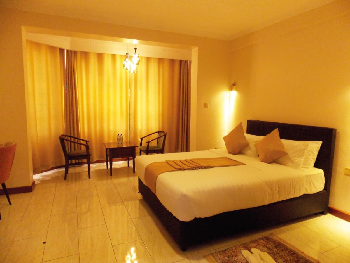 Villa Grazia Luxury Hotel ไนวาชา ภายนอก รูปภาพ