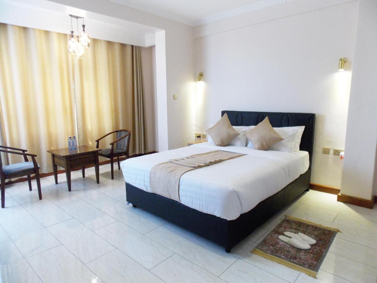 Villa Grazia Luxury Hotel ไนวาชา ภายนอก รูปภาพ
