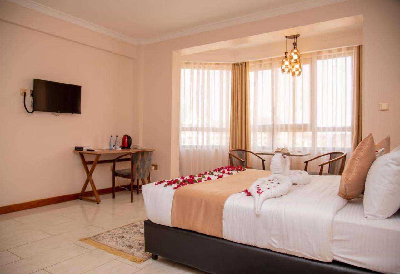Villa Grazia Luxury Hotel ไนวาชา ภายนอก รูปภาพ